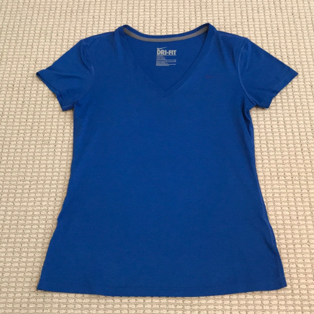 3/$25 🌟 Nike Dri-Fit Athletic Tee